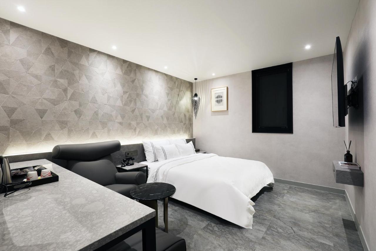 Mari Hotel ชองจู ภายนอก รูปภาพ